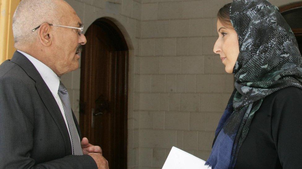 Ali Abdullah Saleh (L) talks to Nawal al-Maghafi (R) in Sanaa, Yemen in December 2016