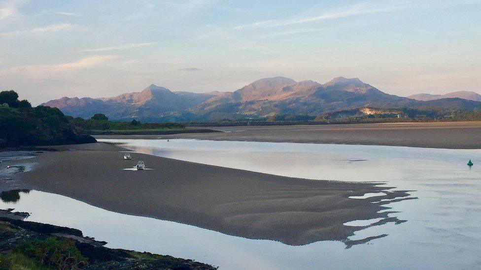 Anita Mills captures the glow of the Glaslyn estuary in Snowdonia