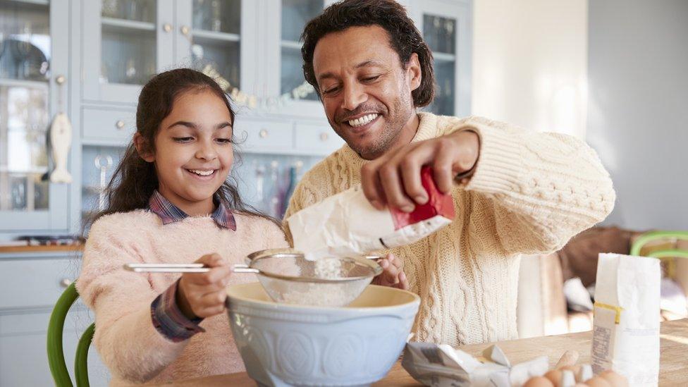 girl-dad-baking.