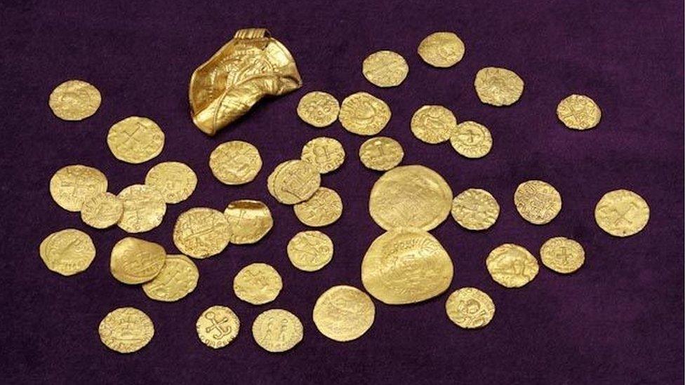 Anglo-Saxon gold coin hoard