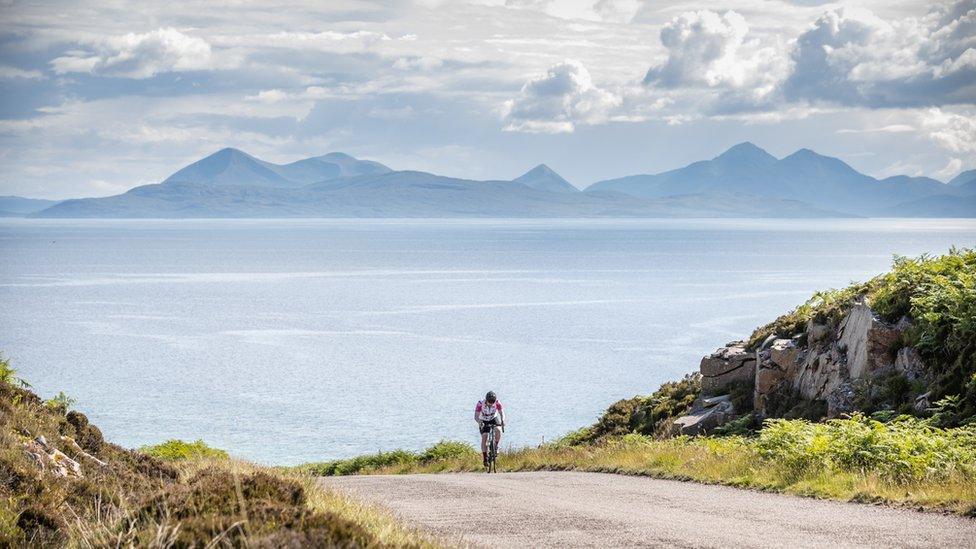 NC500 cyclists