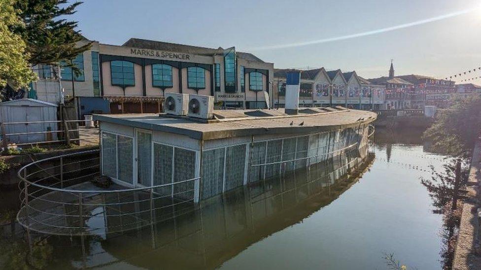 The Compton Castle sank on its mooring