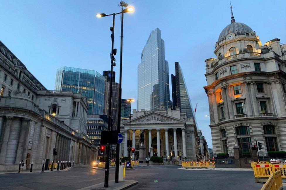 Bank junction on a weeknight (27 May, 9pm)