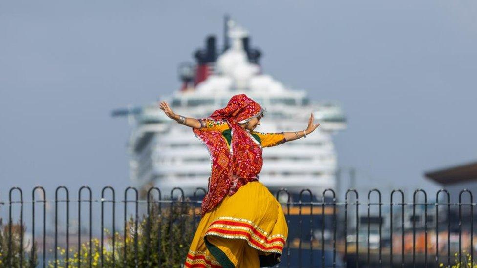 Asian dancer in Southampton