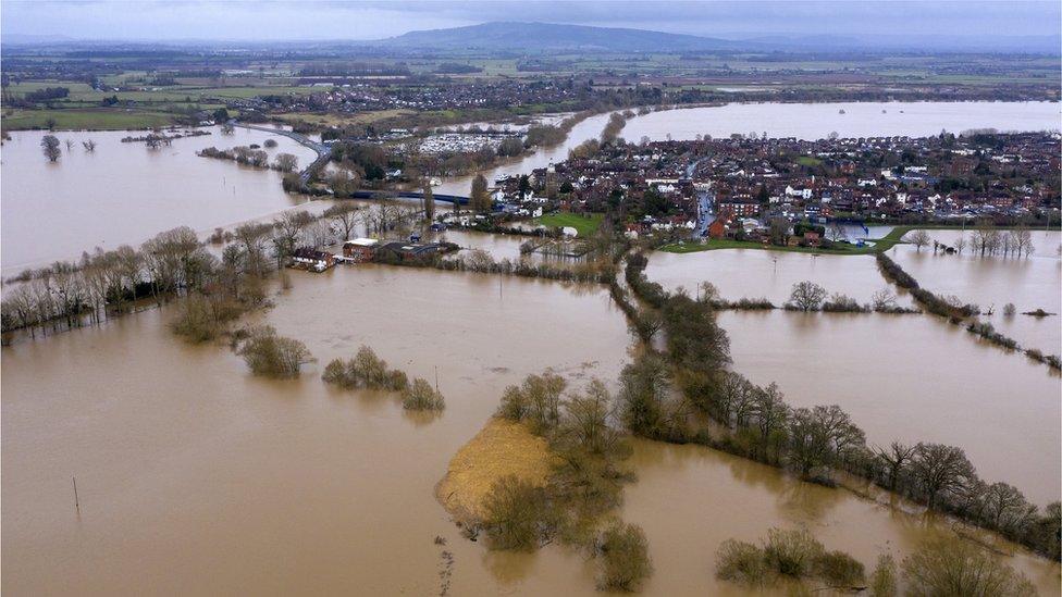 Floodwaters around Upton upon Severn