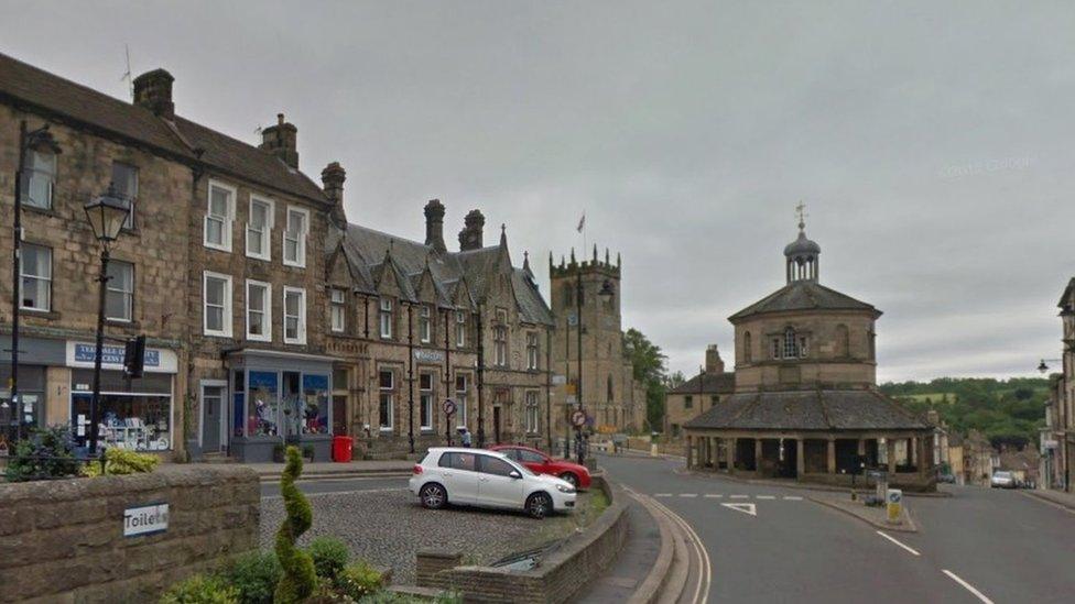 Barnard Castle cross