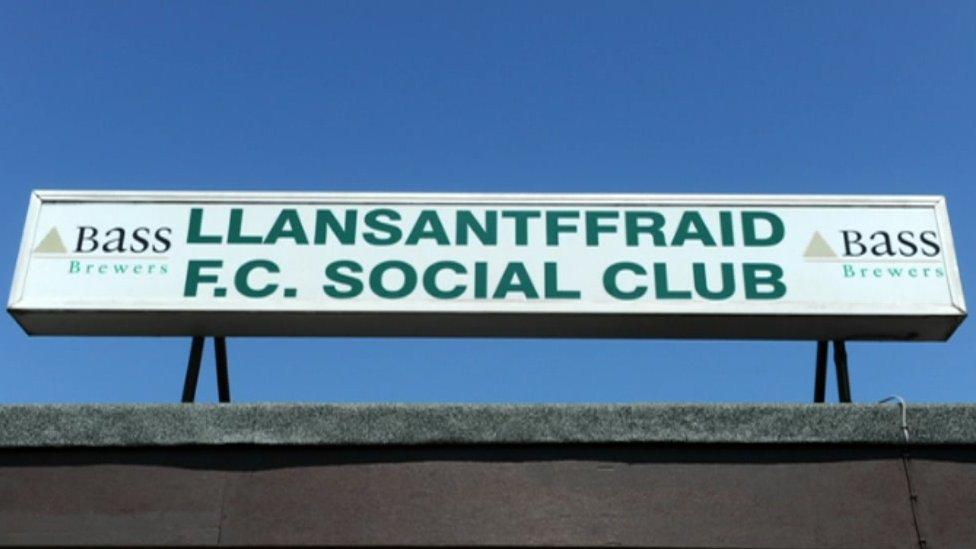 Llansantffraid FC club sign