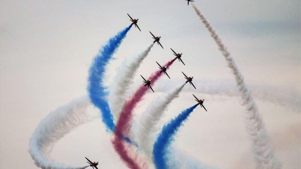 Red arrows