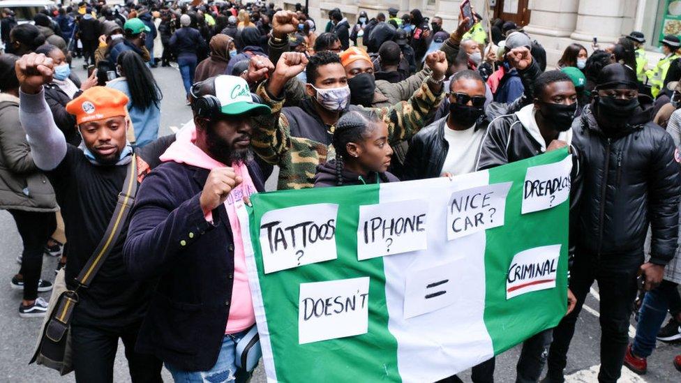 protestors-in-london.