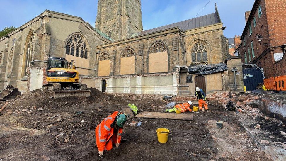 Archaeologists at work in Leicester