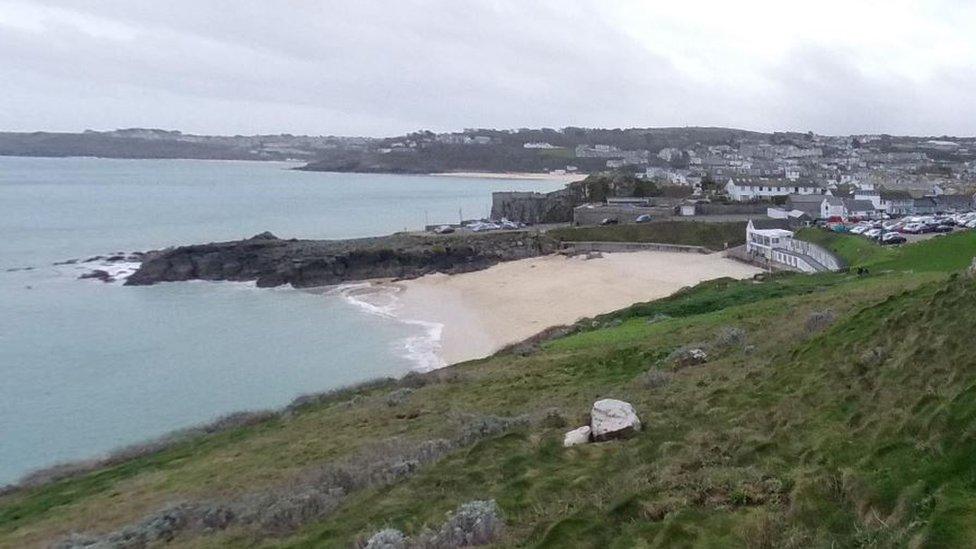 Porthgwidden beach