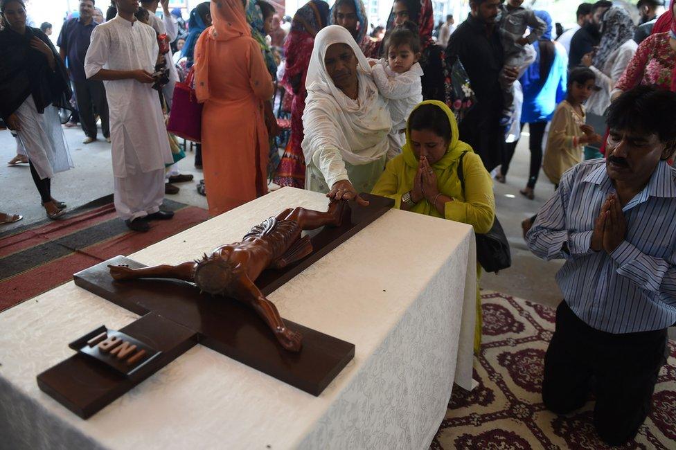 Pakistani Christian worshippers attend Mass to mark Good Friday at St Anthony's Church in Karachi on 25 March 2016