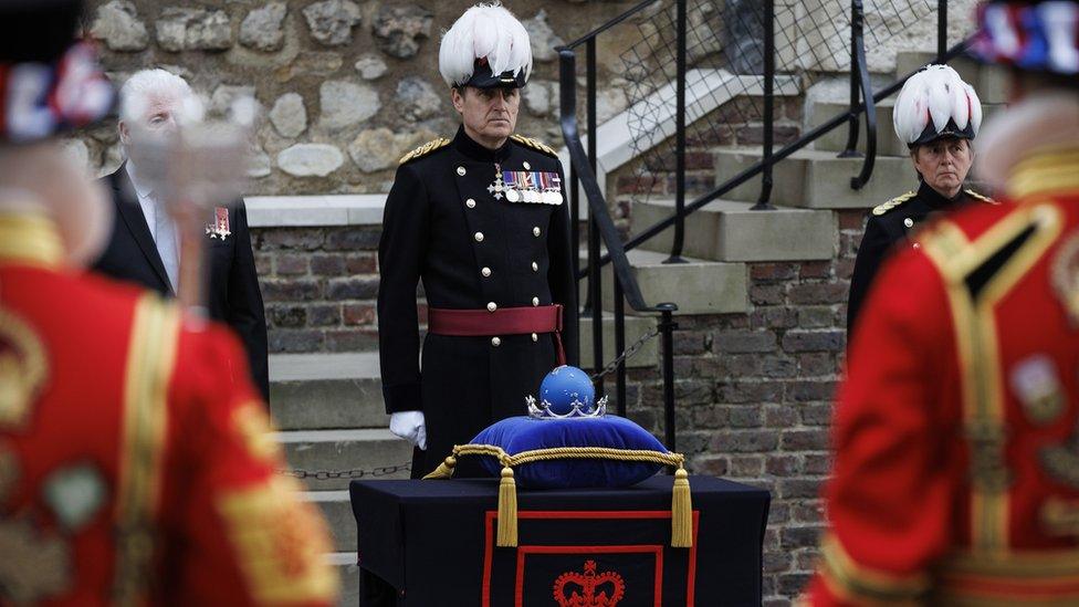 The globe arrives at the Tower of London