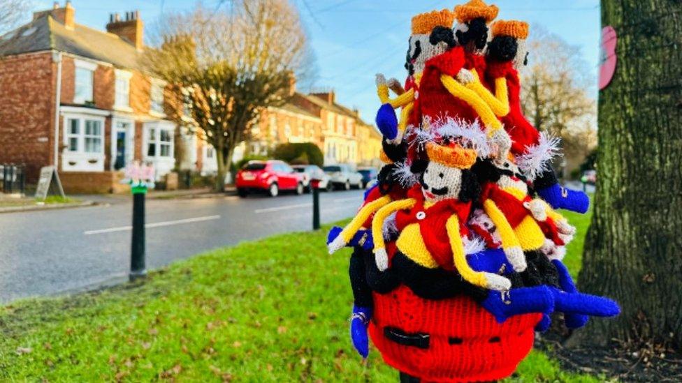 The knitted 10 lords a-leaping