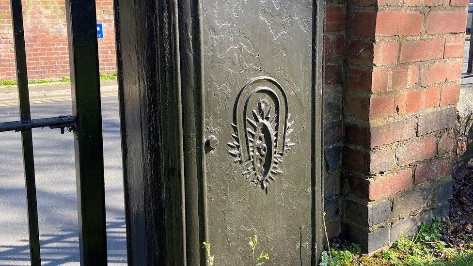 Former electricity junction box from the Worcester electric tram system in Gheluvelt Park facing Lavender Road