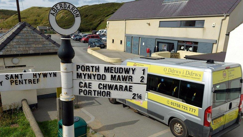 Bws O Ddrws i Ddrws yn Aberdaron