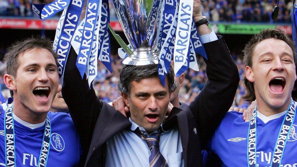 Lampard, Mourinho and Terry celebrating Chelsea's win in 2005