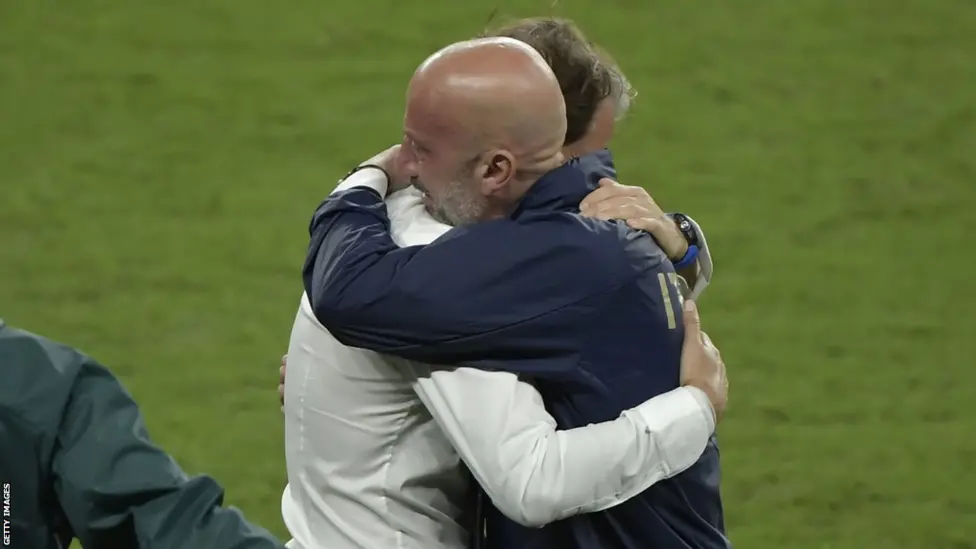 Vialli și Mancini după câștigarea EURO / Foto: bbc.com