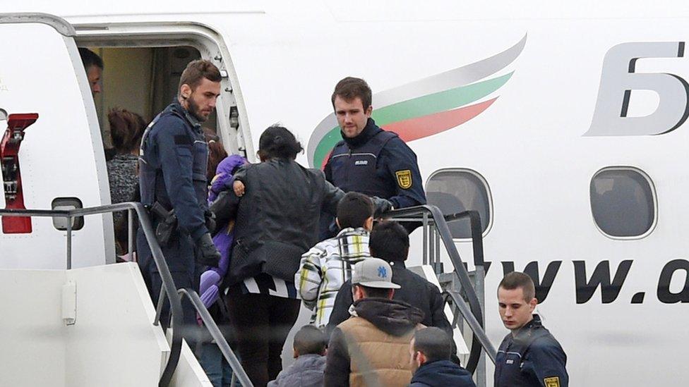 Deportees board Bulgarian plane in Karlsruhe/Baden-Baden bound for Kosovo, 17 Nov 15