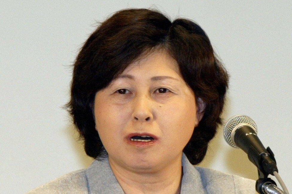 Hitomi Soga speaks during a press conference one day before Japanese Prime Minister Junichiro Koizumi's one-day-trip to Pyongyang at a Tokyo hotel 21 May 2004 with other four former abductees.