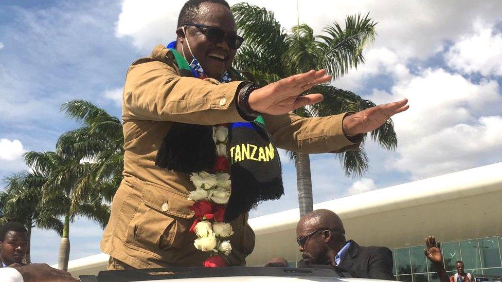 Tundu Lissu greeting supporters