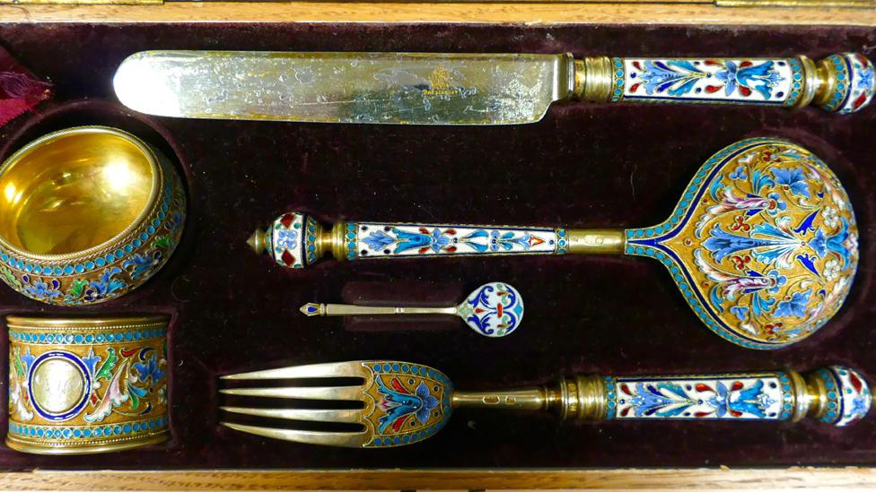 Cutlery in box