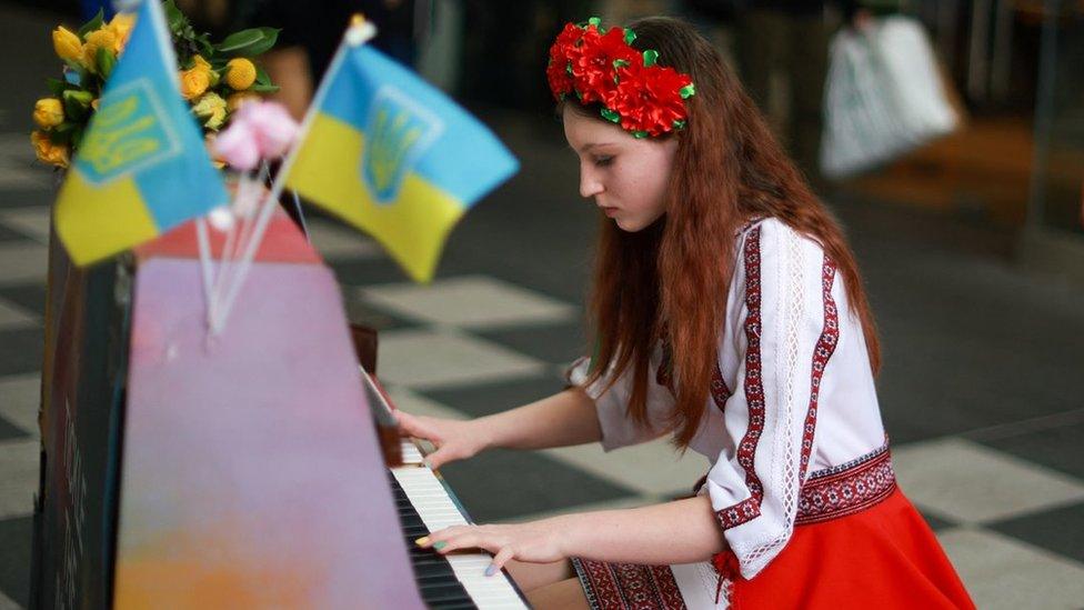 Ukrainian pianist, 13, performs to mark anniversary