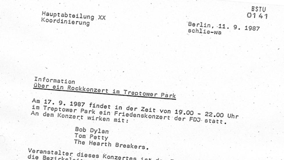 A Stasi report on the Dylan concert struggles with the name of Tom Petty's band