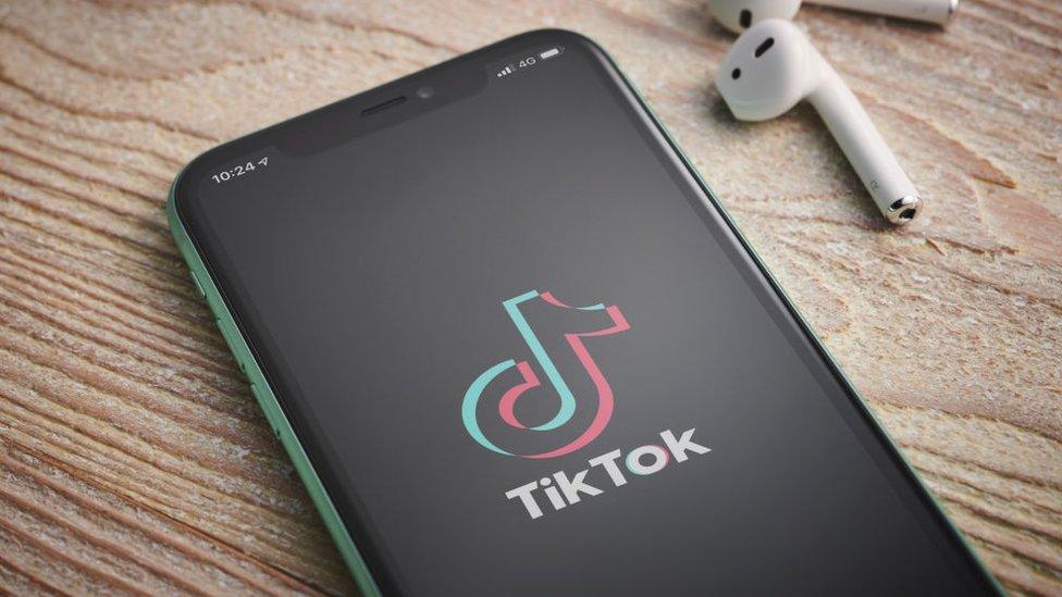 tik-tok-logo.