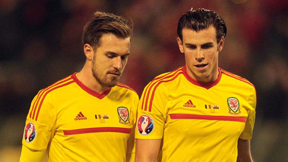 Aaron Ramsey and Gareth Bale chat during a Wales match