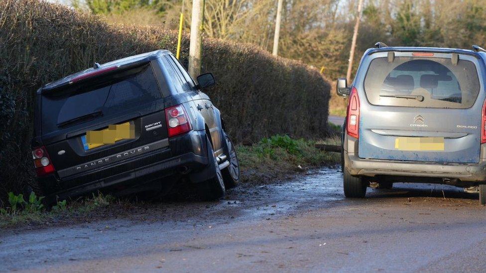 Abandoned cars in Barcombe Mills