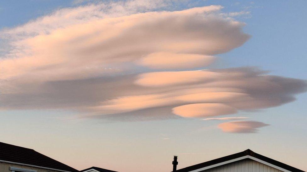 Lens shaped clouds