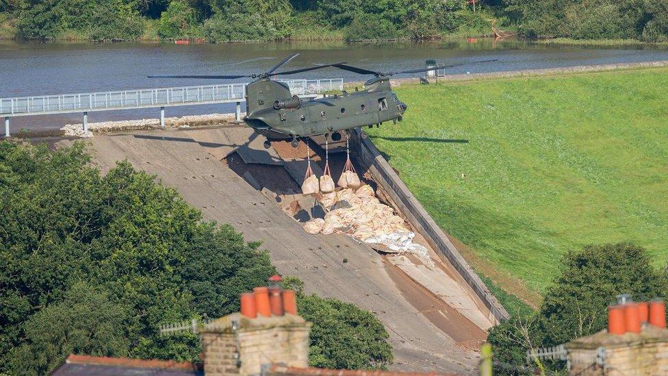 Chinook over dam