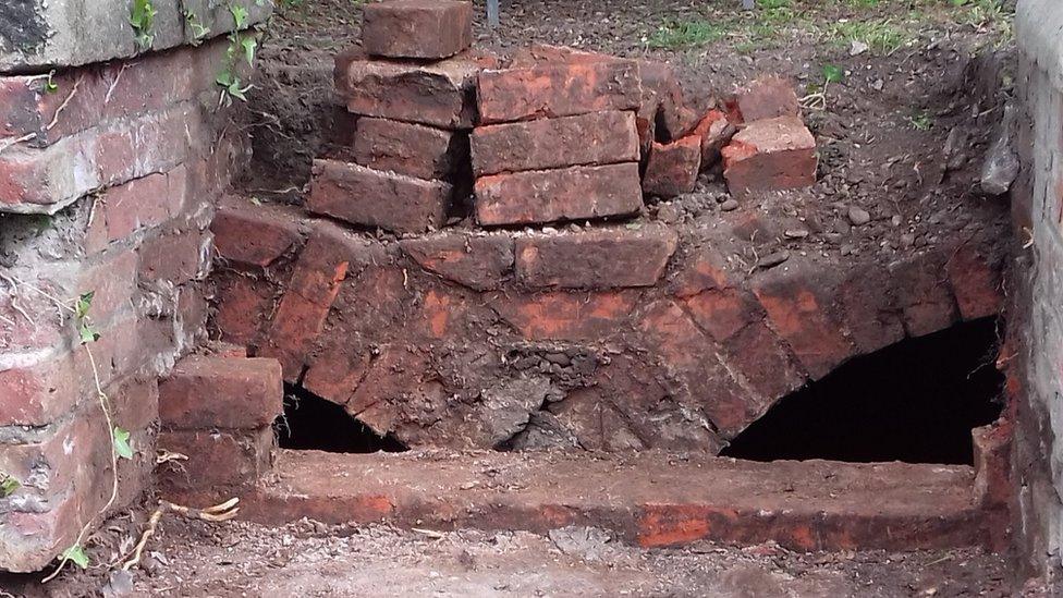 Etwall church vaults