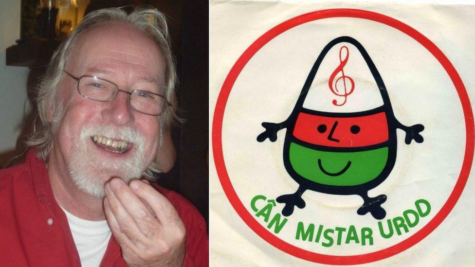 Geraint Davies, cyfansoddwr y gân 'Hei Mistar Urdd'