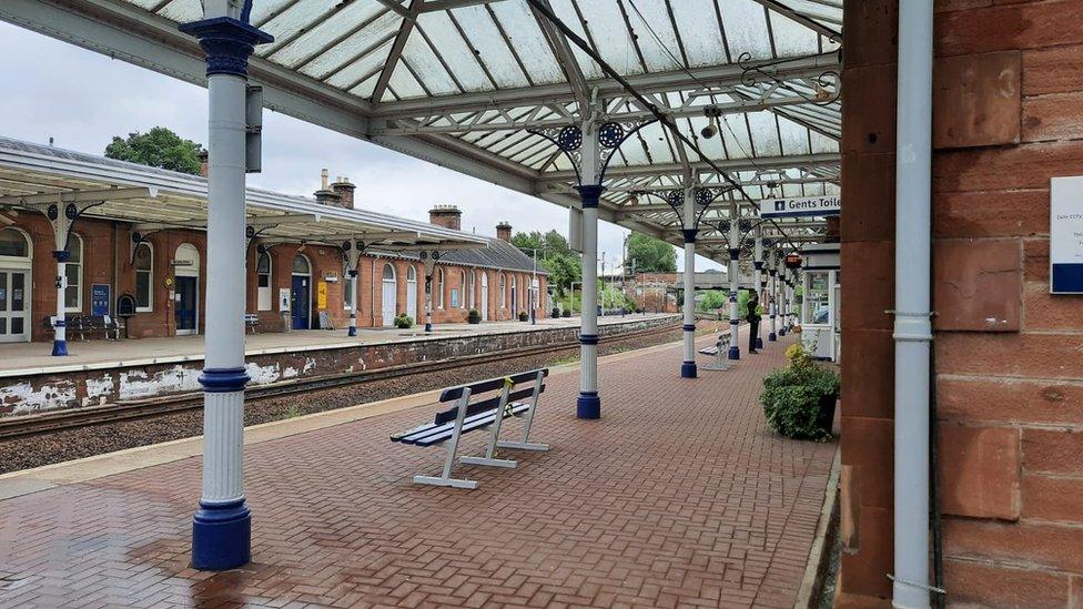 Dumfries train station