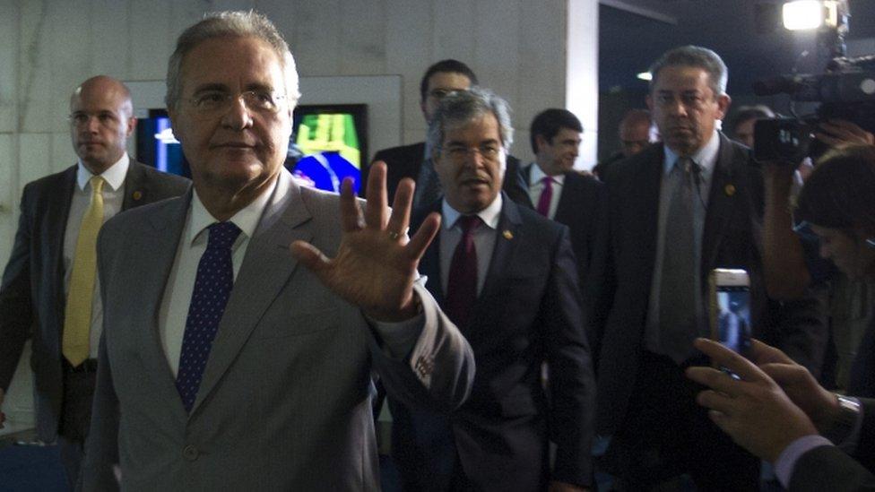 Renan Calheiros arrives in the Senate on Tuesday morning