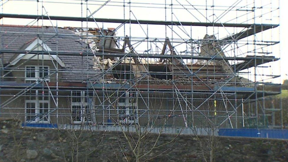 Damaged roof at Ysgol Rhosgadfan