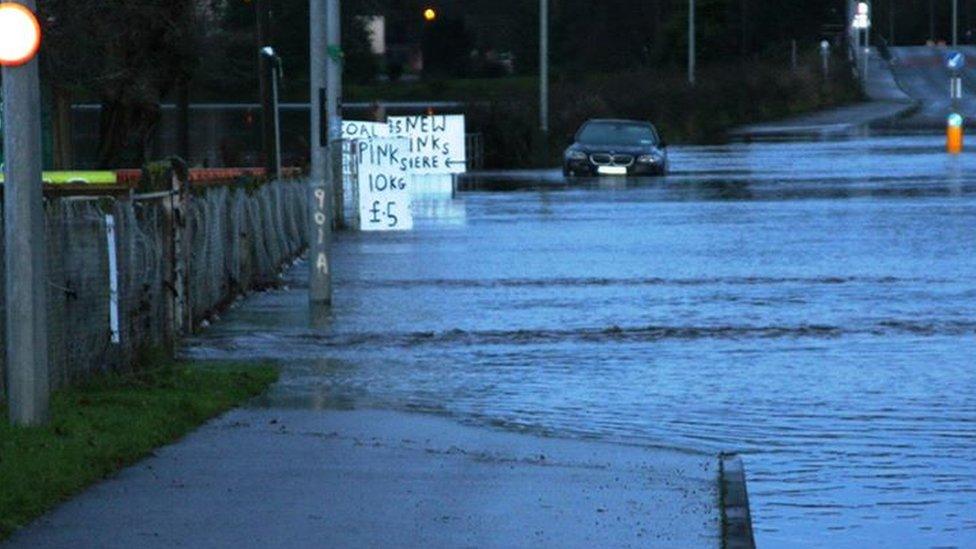 Flooding at Lifford bridge in Stabane