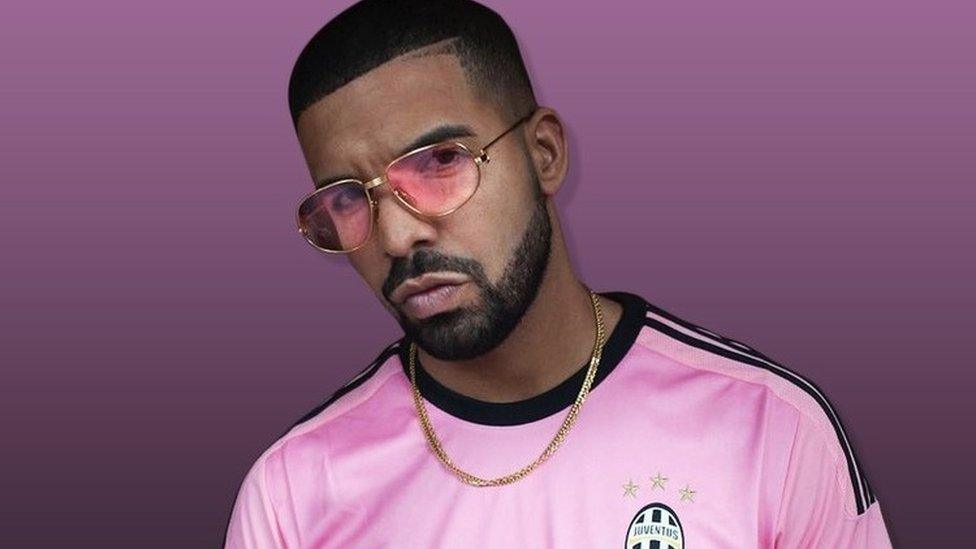 Drake in Juventus shirt.