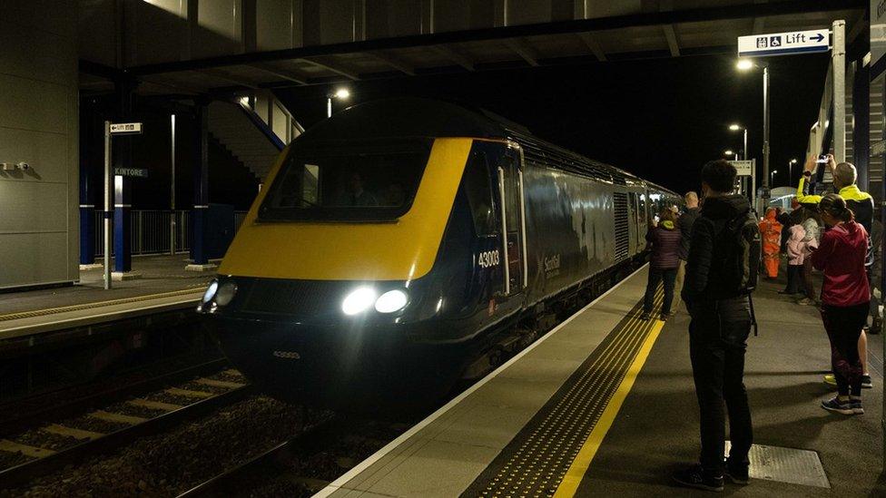 Train at Kintore