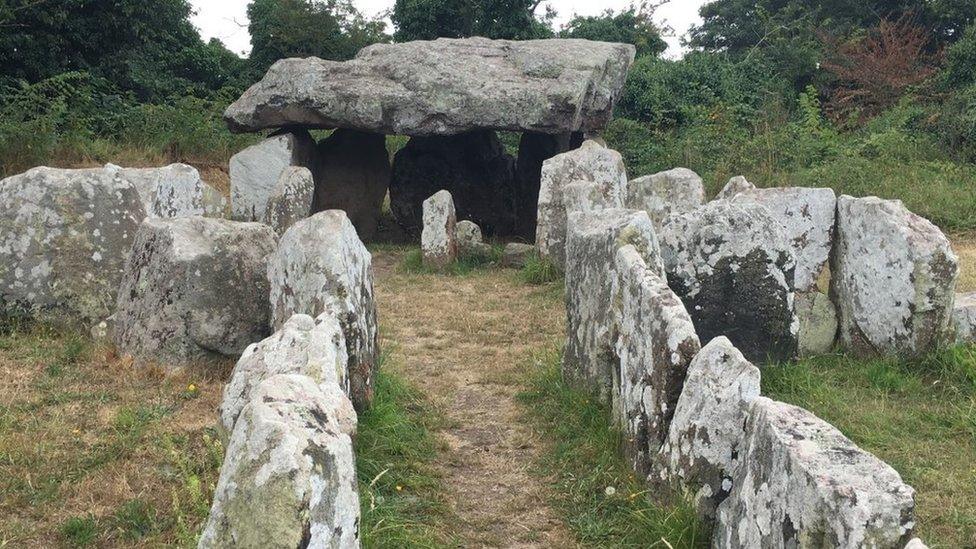 dolmen