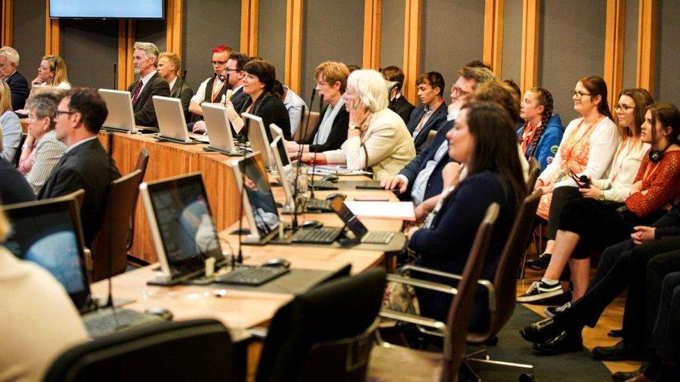 Welsh Youth Parliament-Welsh Assembly joint session