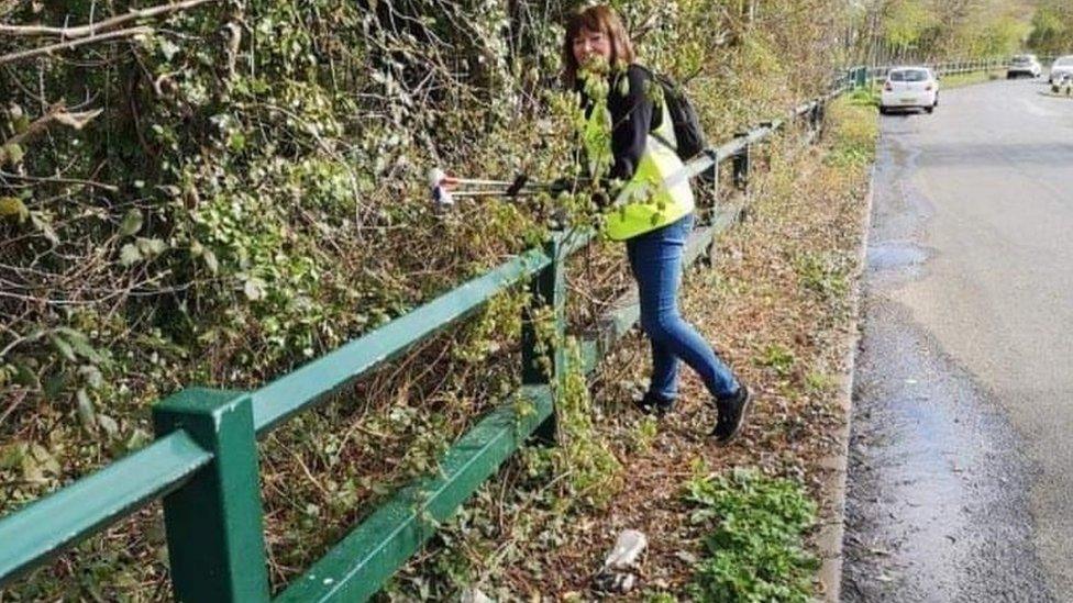 Linda Wick litter picking