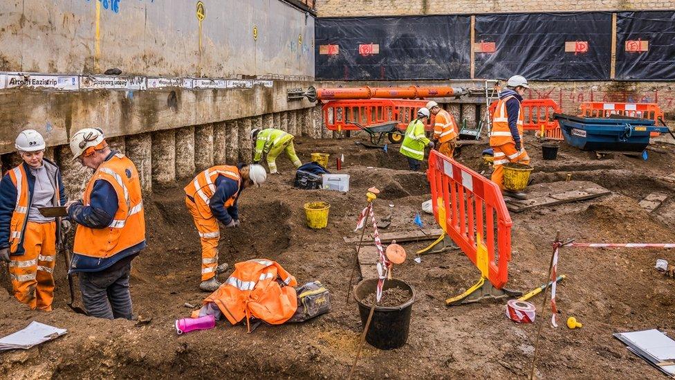 Archaeologists search for Oxford University’s lost college