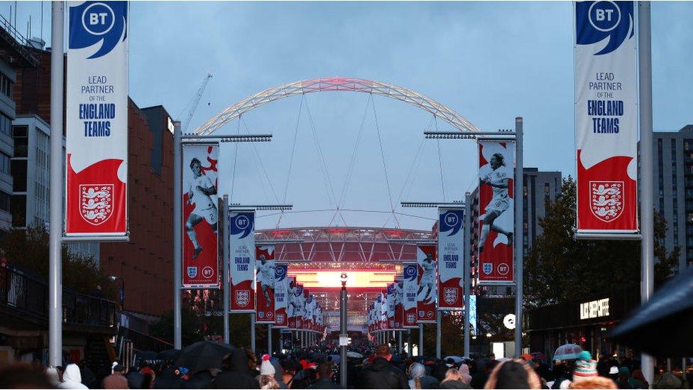 Wembley arch.