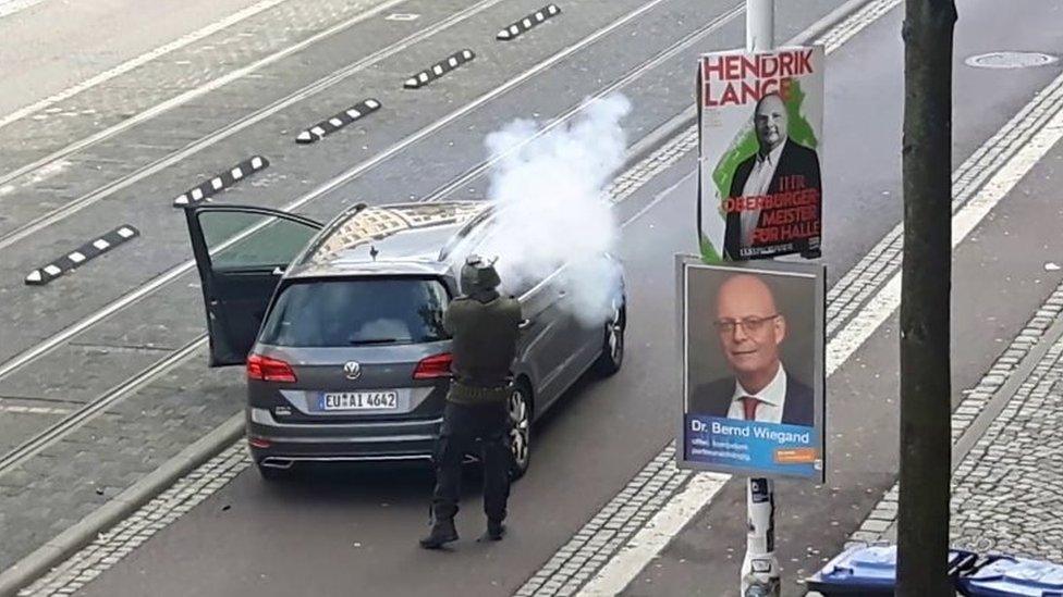 Stephan Balliet fires shots in Halle, Germany, on 9 October 2019