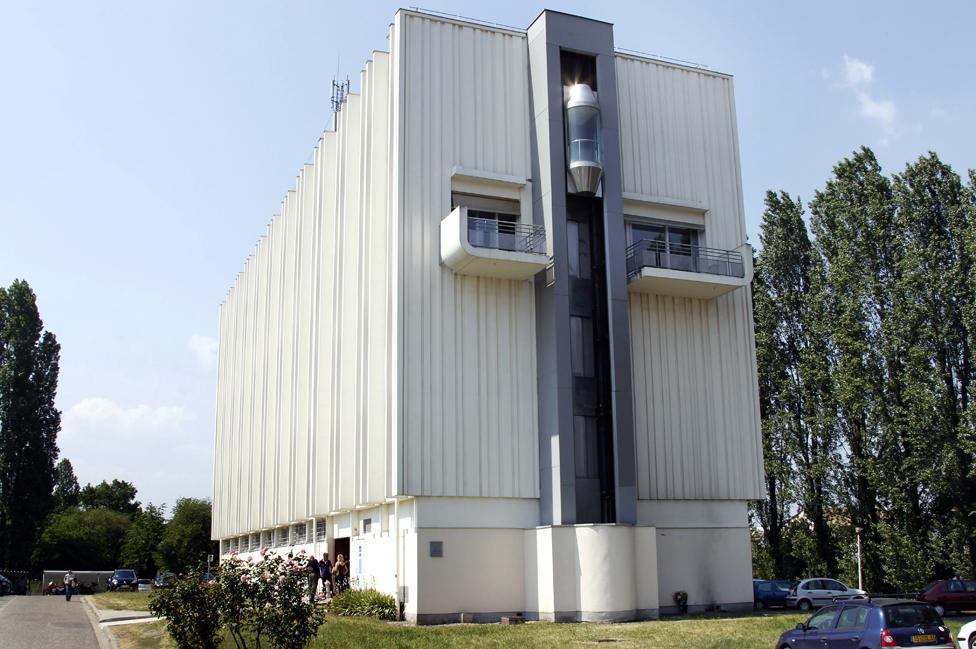 Mérignac, 26 April 2011 - scene at France Télécom building