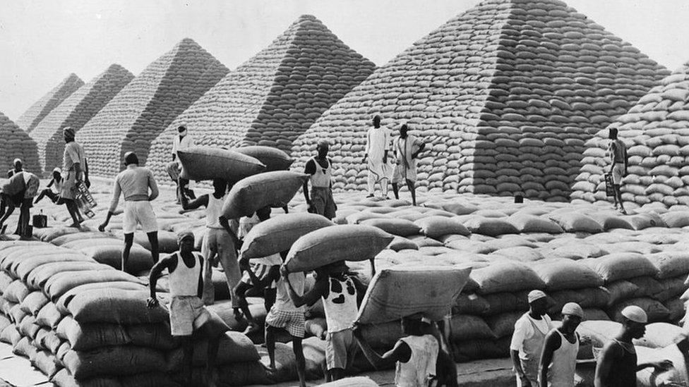 Peanut pyramids in Kano, northern Nigeria, in 1955