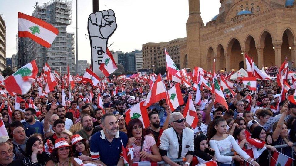 Anti-government protesters in Martyrs Square, central Beirut, Lebanon (3 November 2019)